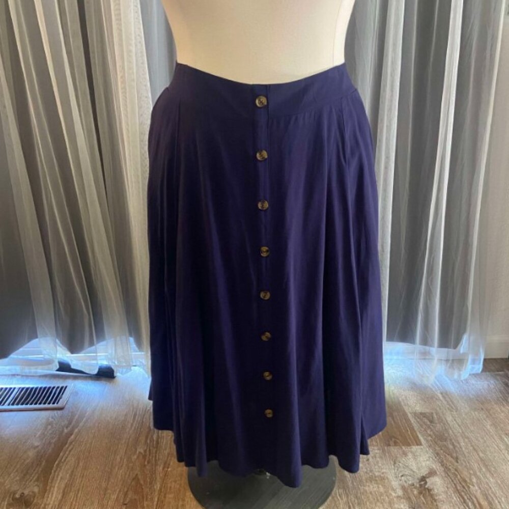 Torrid NWT size 4 (26W) Midi Challis Button-Front Skirt - Picture 5 of 8